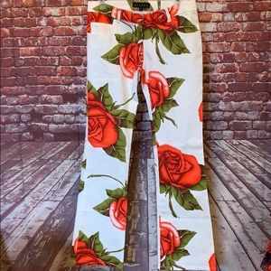 Very Cool Status Rose print Jeans size 8!